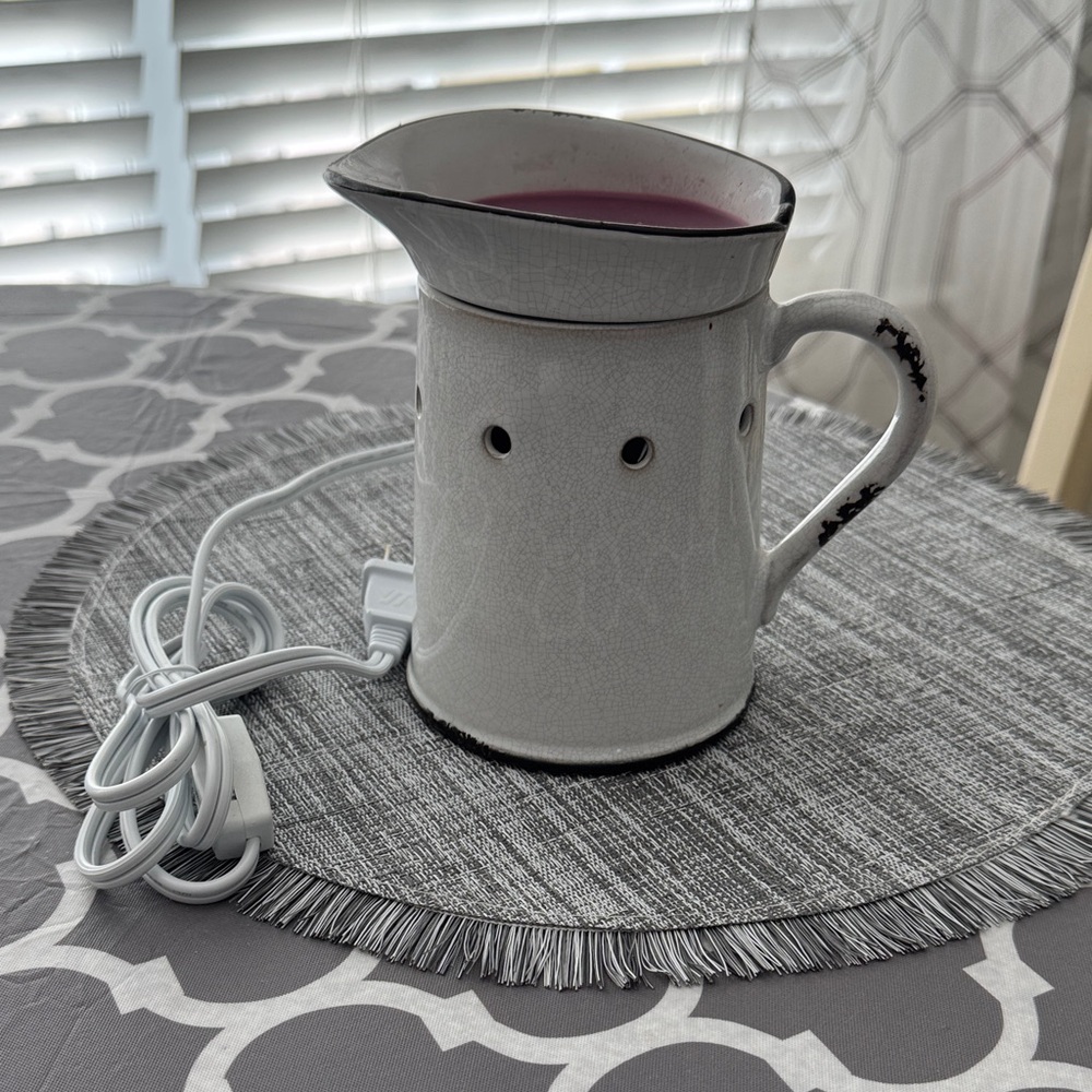 Scentsy Crackle White Electric Wax Warmer